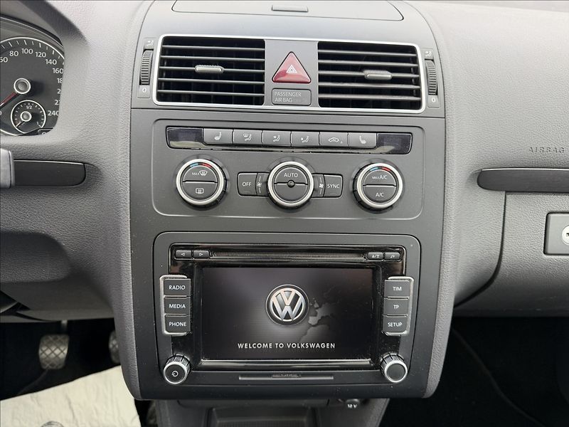 Volkswagen Touran 1.6 TDI Comfortline/Panorama/B - fotka 10 z 20