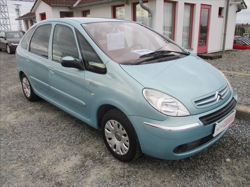 Citroën Xsara Picasso 1,6 i, klima, servis, tažné, - fotografie inzerátu