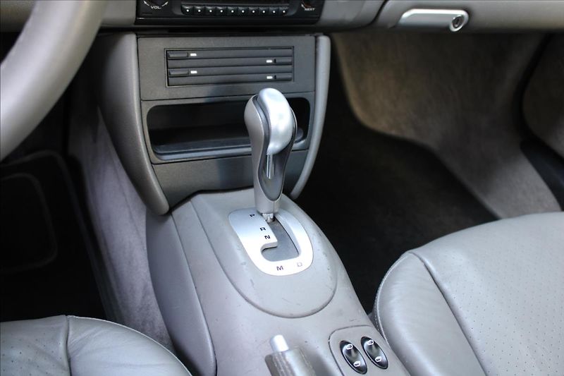 Porsche 911 Carrera 3.6i / 235kW - fotka 17 z 27