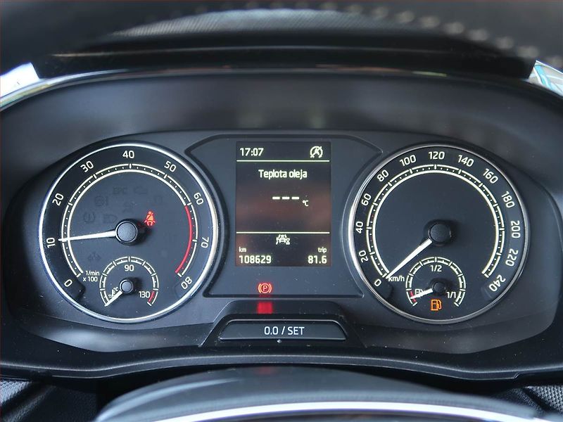 Škoda Fabia (2023) 1.0 TSI, Tempomat - fotka 11 z 17