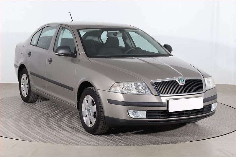 Škoda Octavia (2011) 1.6, Serv.kniha, Tempomat - fotografie inzerátu