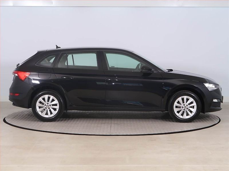 Škoda Scala (2024) Fresh 1.5 TSI, ČR,1.maj - fotka 6 z 24