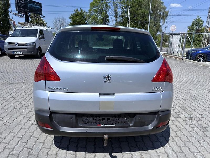 Peugeot 3008 1.6i 88 kW panorama - fotka 4 z 18