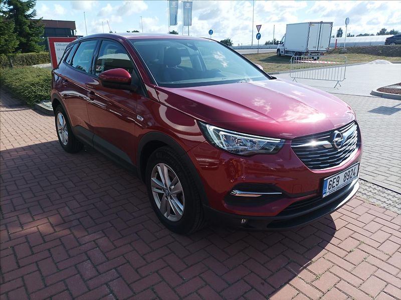 Opel Grandland X 1,2 Turbo - fotka 5 z 23