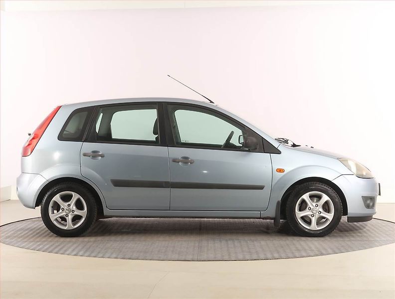 Ford Fiesta (2007) 1.3 i, nová STK, Klima - fotka 6 z 15