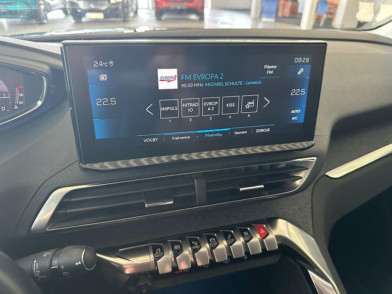 Peugeot 3008 1.2i,Allure Pack.130HP,ČR, - fotka 13 z 19