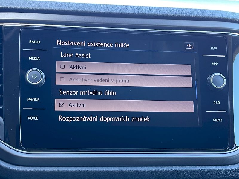 Volkswagen T-Roc (2019) 1.0 TSI 85 kW Comfortline - fotka 15 z 33