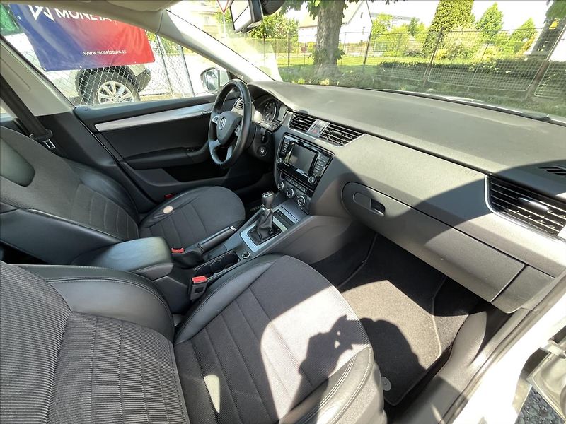 Škoda Octavia 1,4 TSi 103 kw Elegance  Xenon - fotka 31 z 46