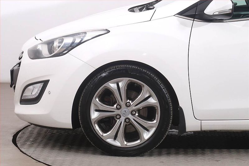 Hyundai i30 (2013) Style 1.6 GDI, Serv.kniha - fotka 15 z 17