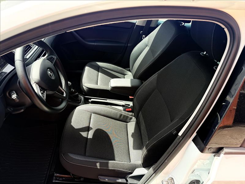 Škoda Rapid 1,2 TSi - fotka 17 z 26