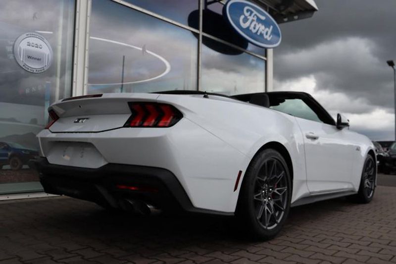 Ford Mustang (2026) 5.0 Convertible MagneRide - fotka 10 z 28