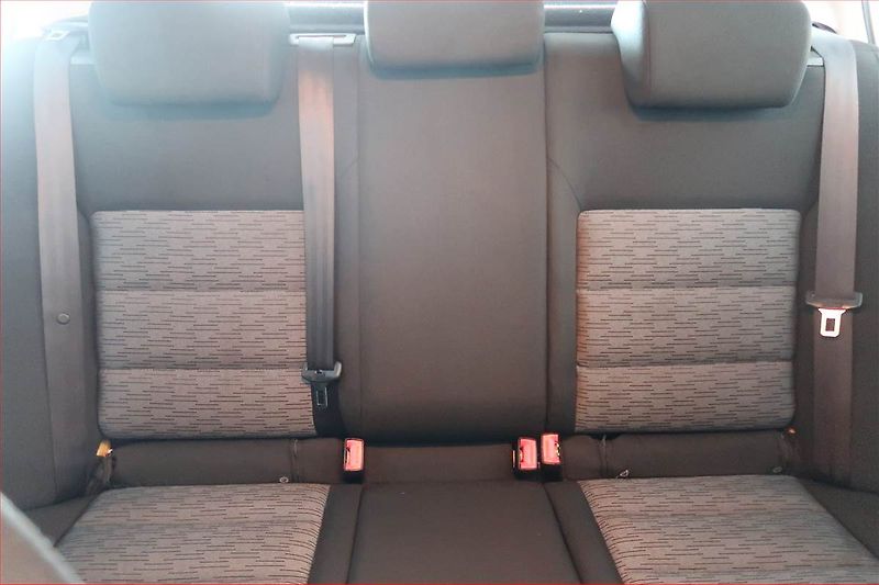 Škoda Octavia (2009) Ambiente 1.4 TSI, udržované - fotka 10 z 15