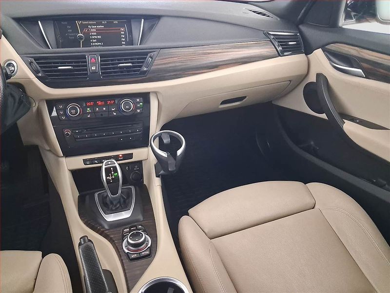 BMW X1 (2012) M Sport xDrive20d, 4X4 - fotka 8 z 24