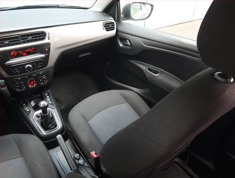 Citroën C-Elysée (2017) 1.6 VTi, Serv.kniha, Tempomat - fotka 8 z 17