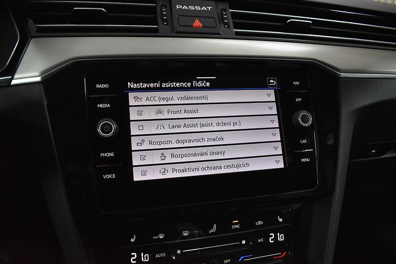 Volkswagen Passat 2.0 TSI Elegance*DSG*ACC*DPH - fotka 31 z 43