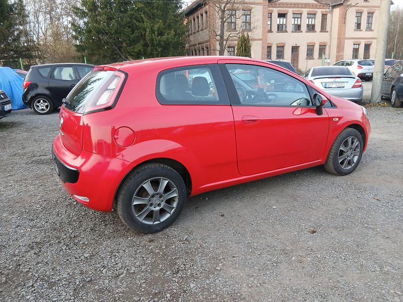 Fiat Punto 1.2i, ALU, klima - fotka 7 z 29