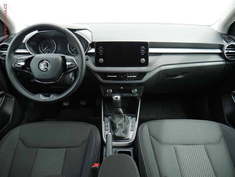 Škoda Fabia (2022) 1.0TSI, 1.maj,ČR, Style, LED - fotka 8 z 20
