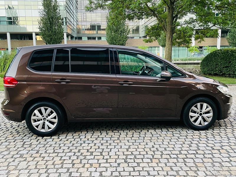 Volkswagen Touran 1.6TDI MAN 7MÍST LED SERVISKA - fotka 11 z 45