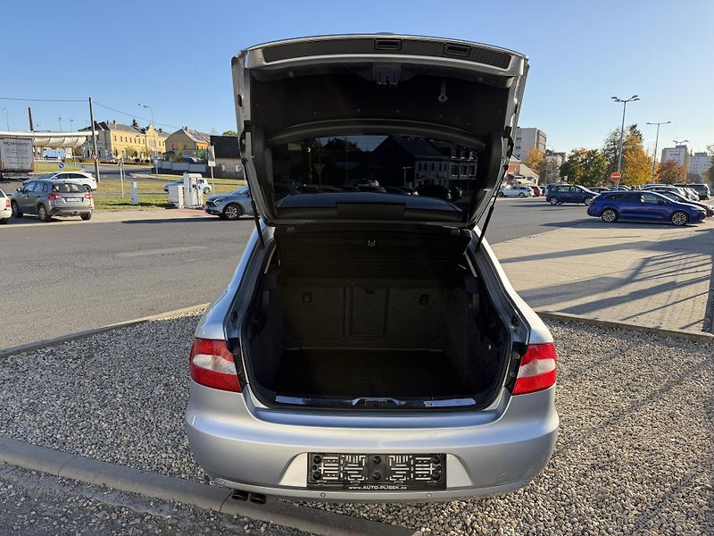 Škoda Superb II 2,0 TDi/103kW - Klima,ESP,. - fotka 44 z 71