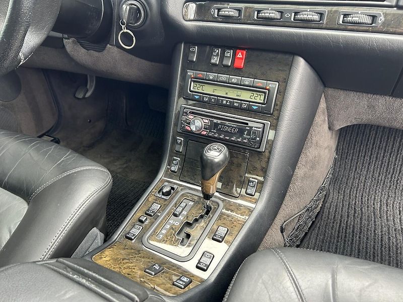 Mercedes-Benz Třídy S S 600 L V12 - fotka 18 z 33