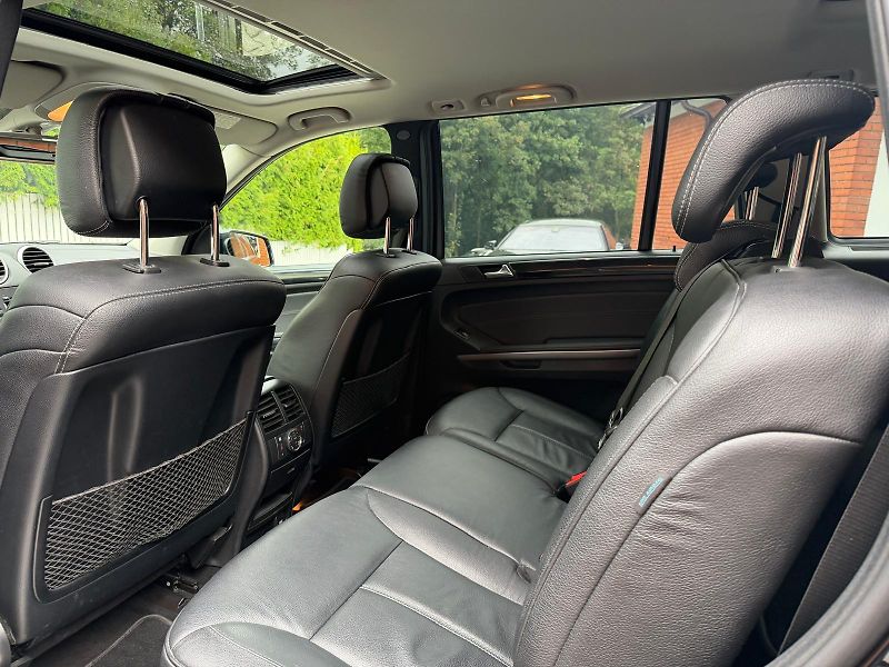 Mercedes-Benz GL 350CDi-4M-AMG-AIRMATIC-TOP STA - fotka 28 z 34