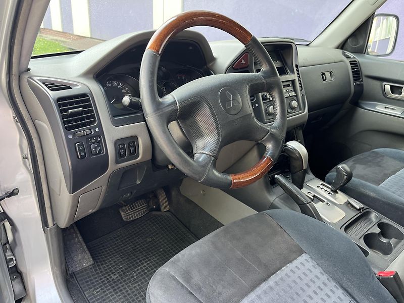 Mitsubishi Pajero 3.2 DID bez koroze - fotka 11 z 33