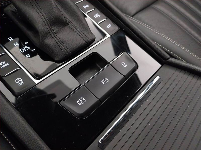 Škoda Superb (2023) Laurin&Klement 2.0 TDI - fotka 16 z 22