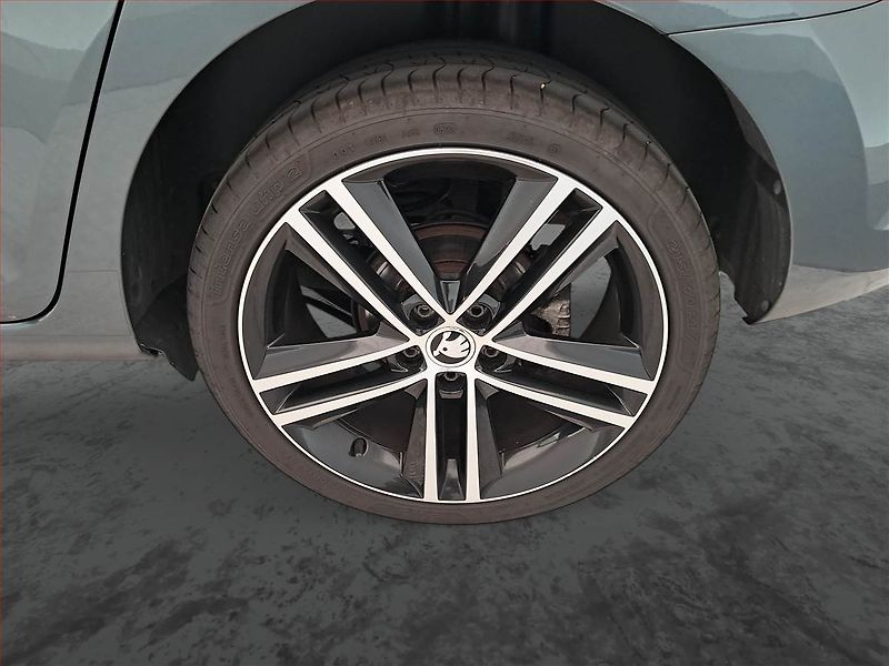 Škoda Rapid (2015) Spaceback 1.2 TSI, Tempomat - fotka 15 z 17