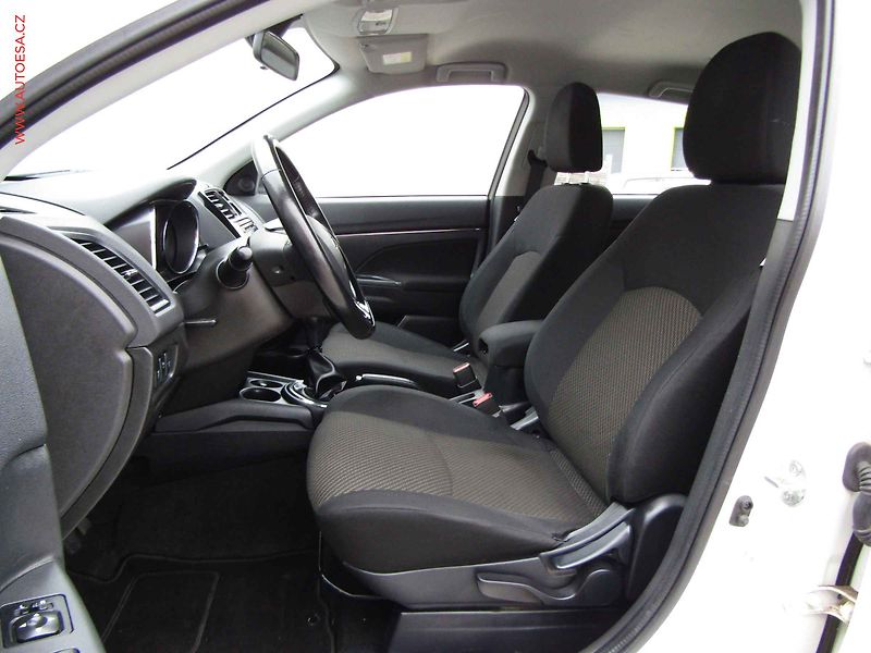 Mitsubishi ASX (2016) 1.6 MIVEC, AC, temp, tažné - fotka 9 z 18