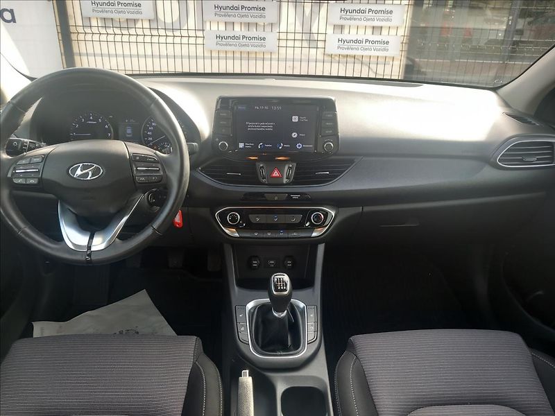 Hyundai i30 1,5 l Comfort Climate - fotka 9 z 18