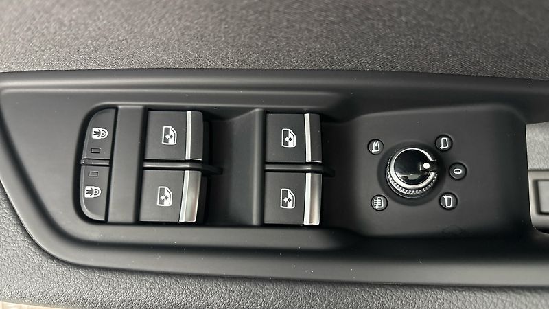 Audi A4 2.0 35TFSI S Tronic Avant - fotka 23 z 26