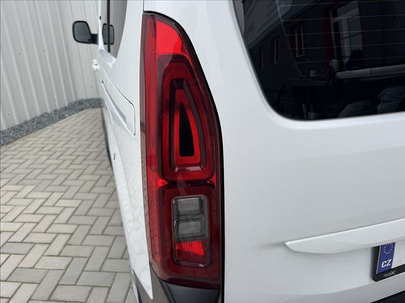 Citroën Berlingo 1,5 BlueHDi tažné DPH 1.maj ČR - fotka 15 z 50