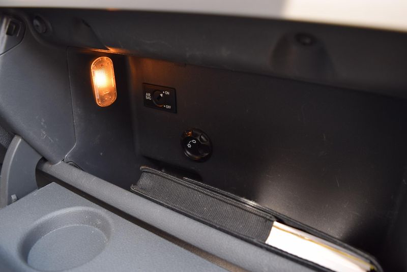 Volkswagen Touran (2010) 1.6TDI 77kw TRENDLINE BMT NAV  - fotka 35 z 48