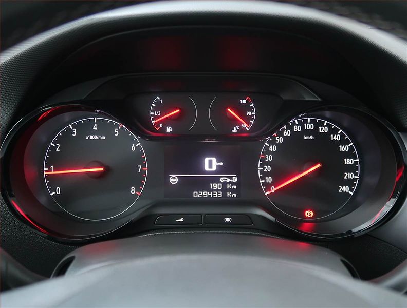 Opel Crossland X (2022) 1.2 Turbo, ČR,1.maj - fotka 11 z 17