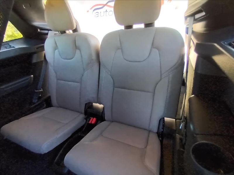 Volvo XC90 2,0 B5,BRIGHT PLUS,ČR,POLESTAR - fotka 37 z 37