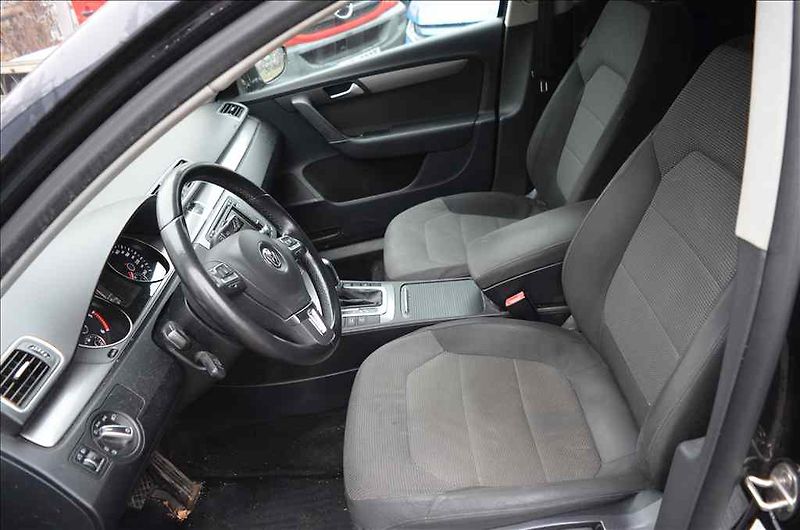 Volkswagen Passat (2014) VARIANT 1,6 TDI DSG - fotka 16 z 21