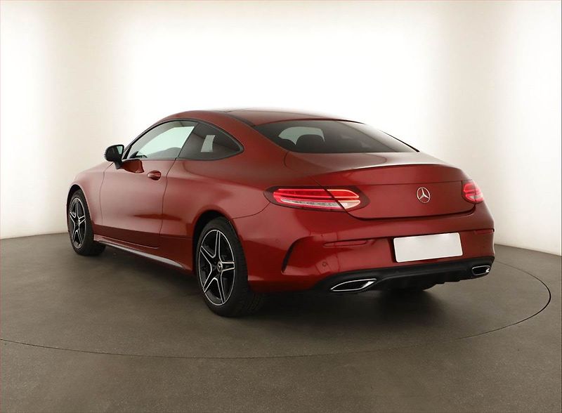 Mercedes-Benz Třídy C (2018) C 220 d - fotka 4 z 23
