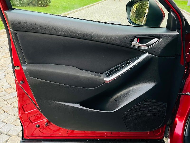 Mazda CX-5 2.0i 1.MAJITEL SERVISKA TAŽNÉ - fotka 27 z 42