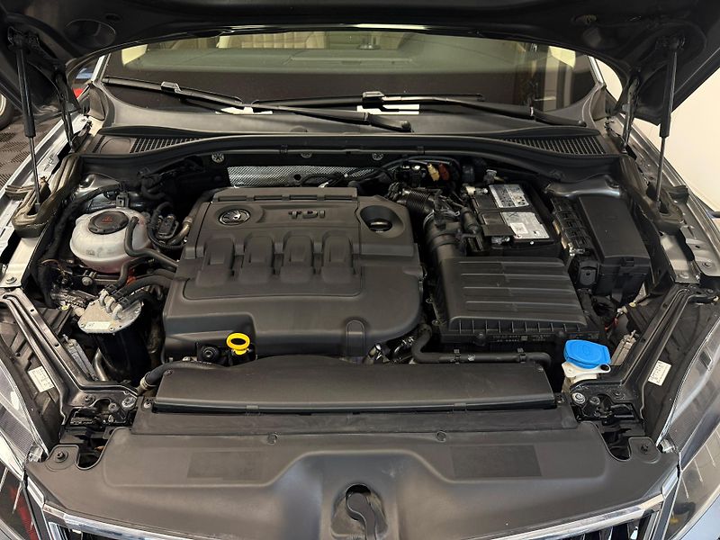 Škoda Superb (2019) - fotka 2 z 18