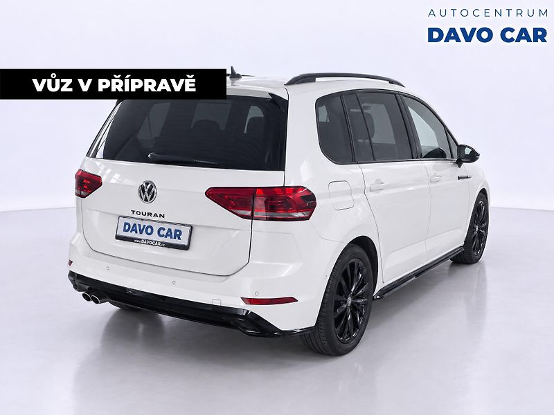 Volkswagen Touran 2,0 TDI 110kW R-Line DSG - fotka 2 z 12