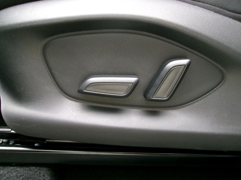 MG ZS (2026) nové  Elegance 1.5. - fotka 12 z 16