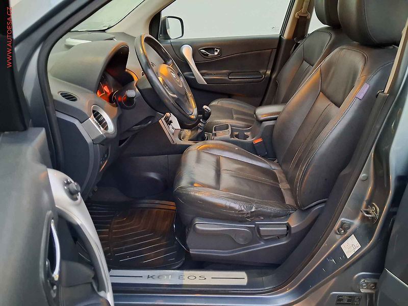 Renault Koleos (2008) 2.0dCi 4x4, Panor, xenon - fotka 9 z 15