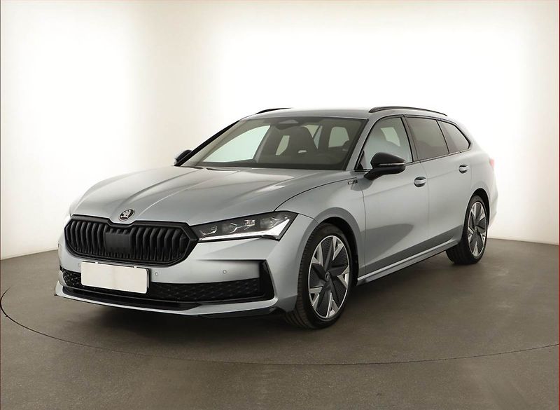 Škoda Superb (2025) 2.0 TDI, Sportline, Navigace - fotka 2 z 28