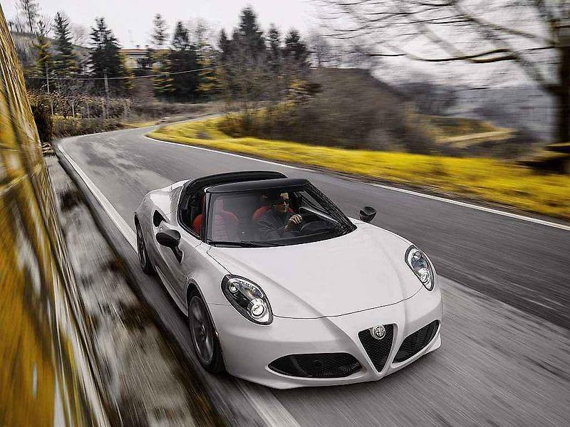 Alfa Romeo 4C Spider.