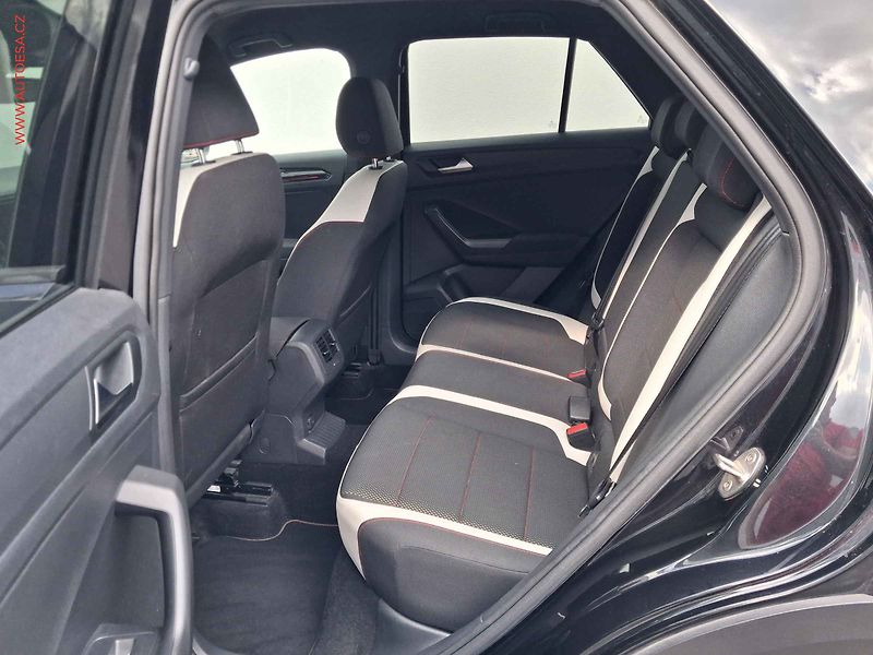 Volkswagen T-Roc (2018) 1.5 TSi, Highline, DSG, LED - fotka 10 z 21