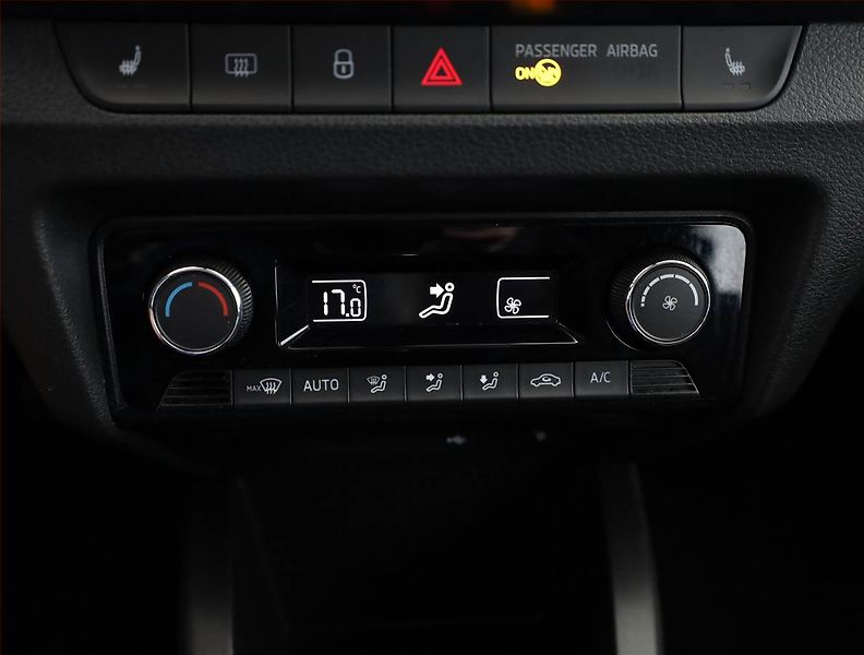 Škoda Fabia (2021) Style 1.0 TSI, Tempomat - fotka 11 z 19