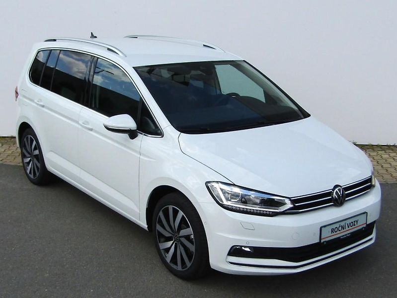Volkswagen Touran Highline 1,5 TSI 110KW DSG - fotka 9 z 30