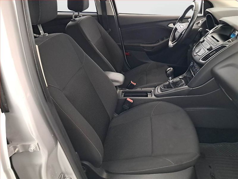Ford Focus (2015) 1.5 TDCi, Serv.kniha, Tempomat - fotka 9 z 15