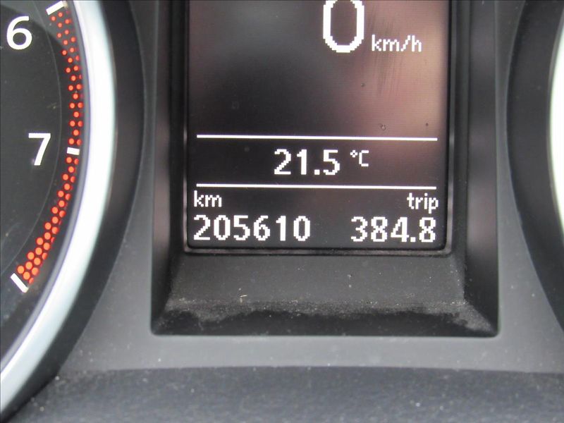 Volkswagen Golf 1,2 TSI 63kW Trendline - fotka 15 z 33