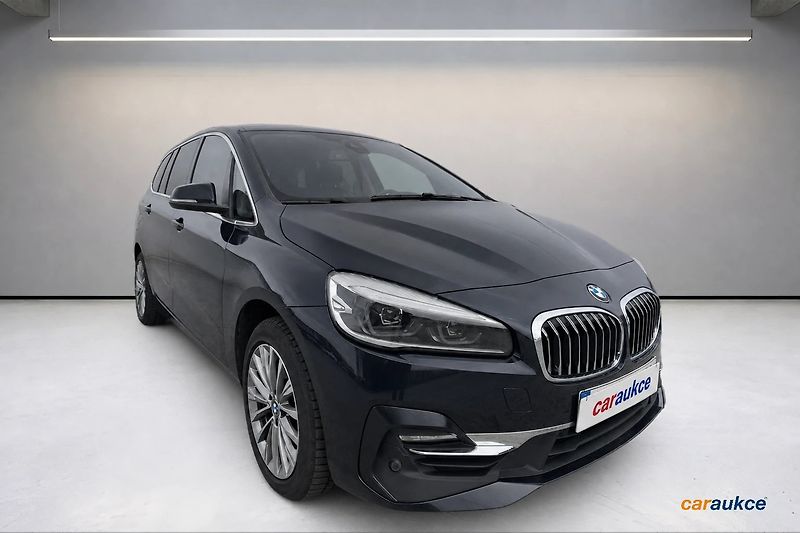 BMW Řada 2 216d AT Gran Tourer - fotka 8 z 77